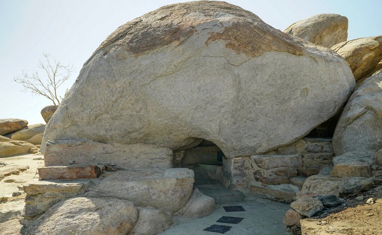 Jabal Thawr and the Cave of Thawr