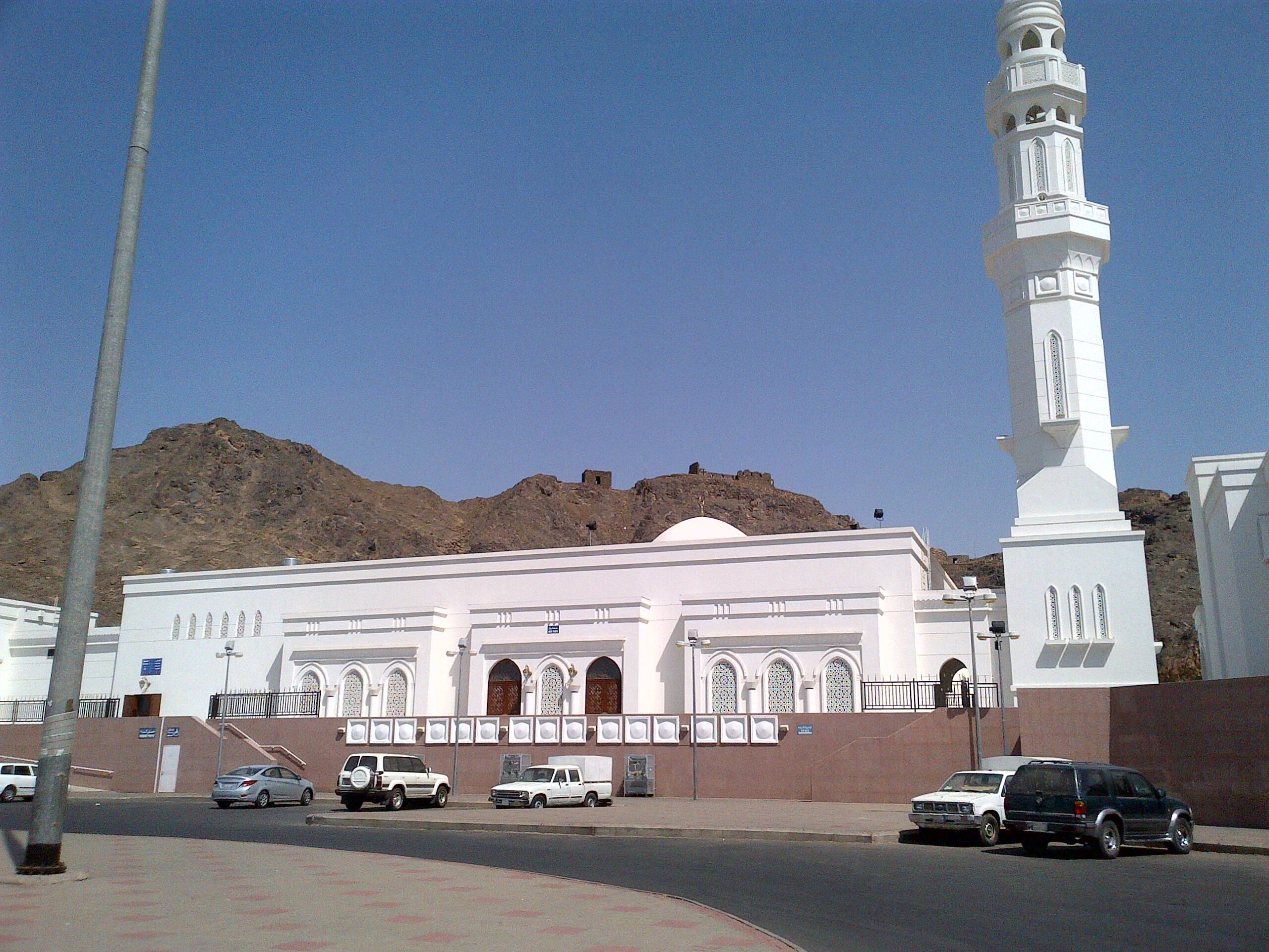 The Seven Mosques and Masjid al-Fath