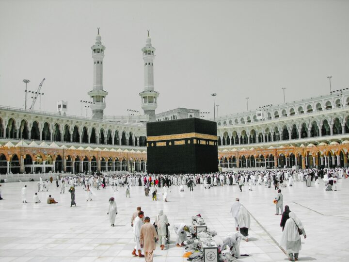 The Kaaba close (kiswa, gold band)