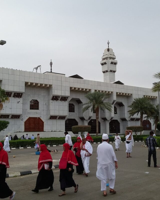 Masjid Aisha (al-Tan’im)